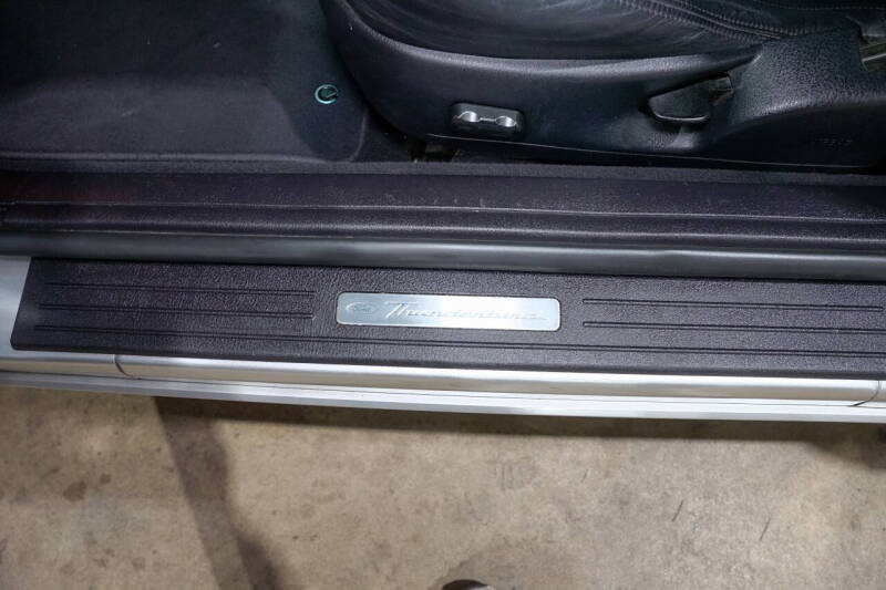 2004 Ford Thunderbird Deluxe