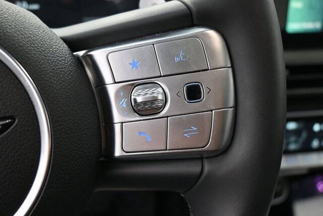 2025 Genesis GV60 Standard