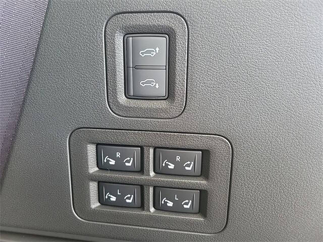 2025 Infiniti QX80 Luxe