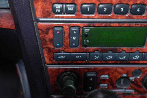 2004 Ford Thunderbird Deluxe