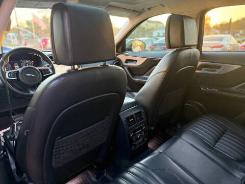 2019 Jaguar F-PACE 30t Portfolio