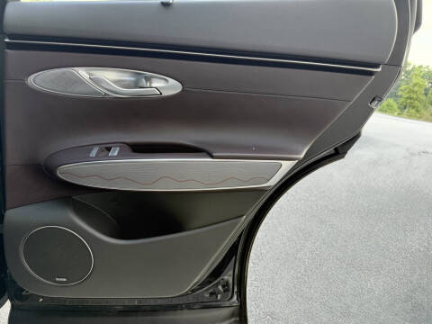 2022 Genesis GV70 2.5T Standard