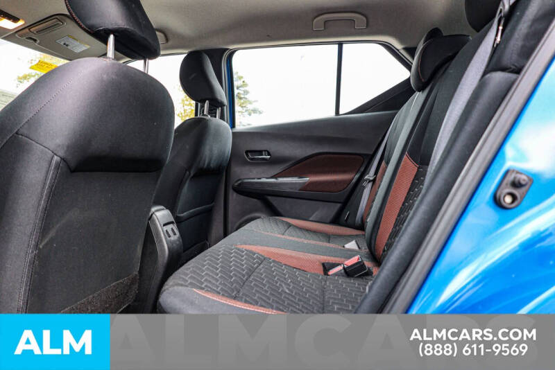 2022 Nissan Kicks SR