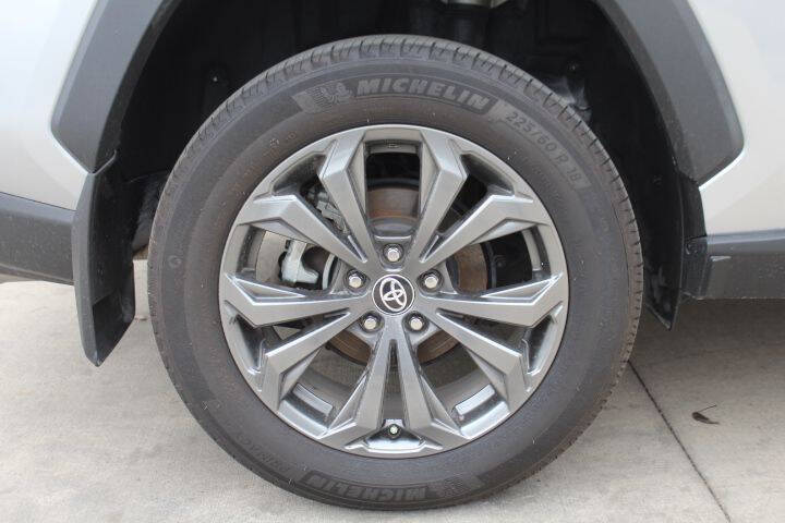 2024 Toyota RAV4 Hybrid XLE Premium