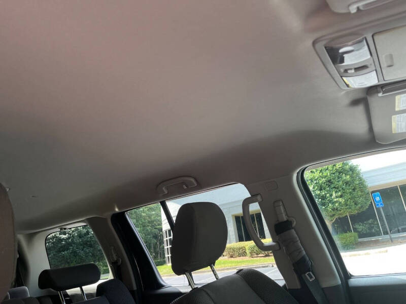 2011 Nissan Pathfinder LE