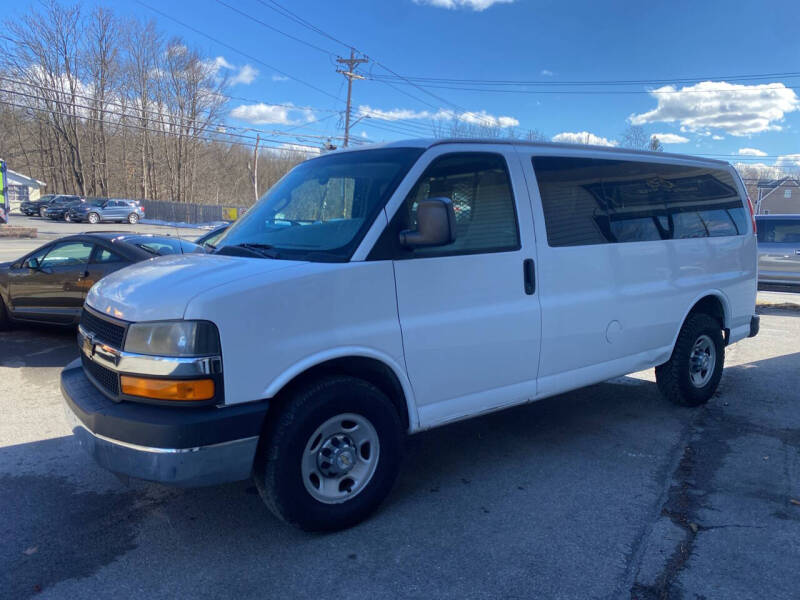 2016 Chevrolet Express for sale at COUNTRY SAAB OF ORANGE COUNTY in Florida NY