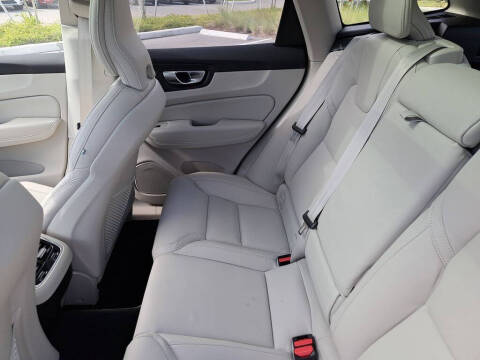 2026 Volvo XC60 B5 Ultra
