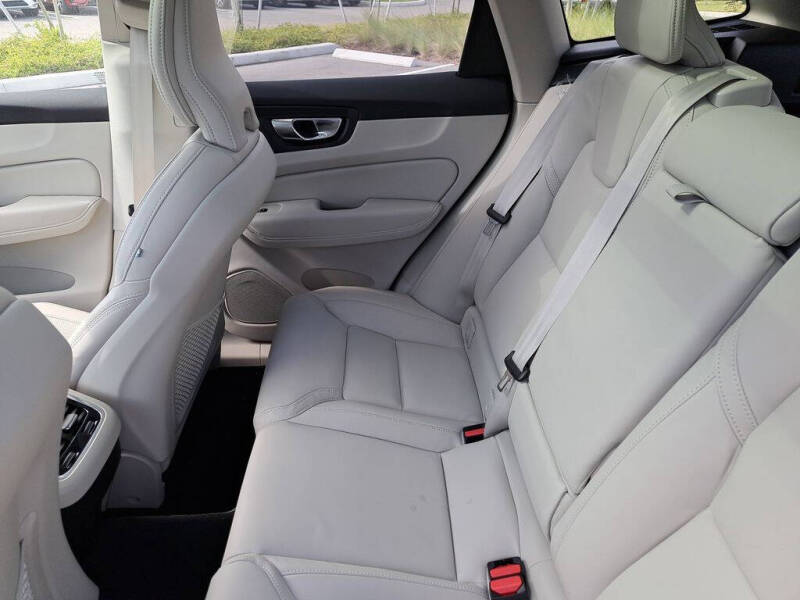 2026 Volvo XC60 B5 Ultra