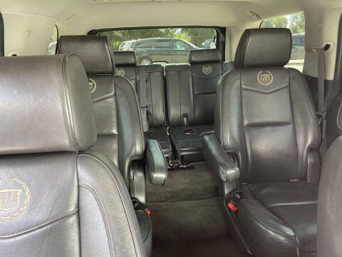 2013 Cadillac Escalade Platinum Edition