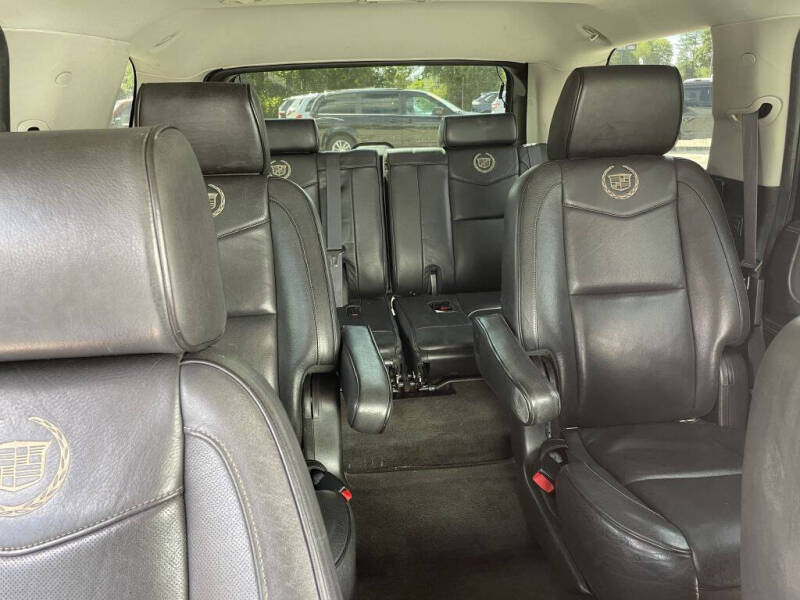 2013 Cadillac Escalade Platinum Edition