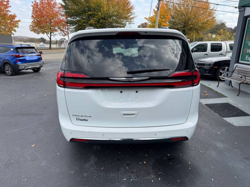 2022 Chrysler Pacifica Touring