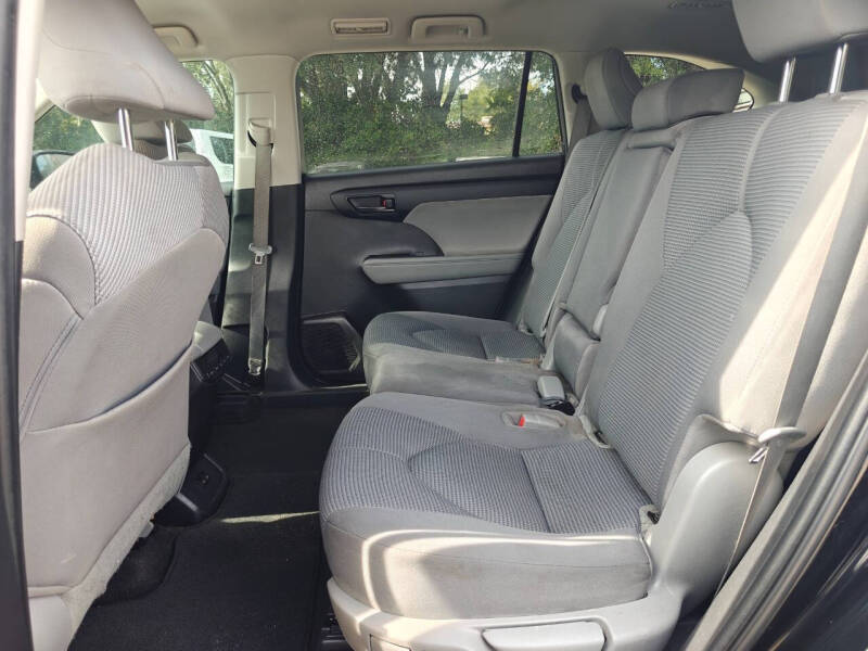 2023 Toyota Highlander LE