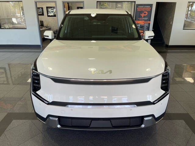 2024 Kia EV9 Light Long Range