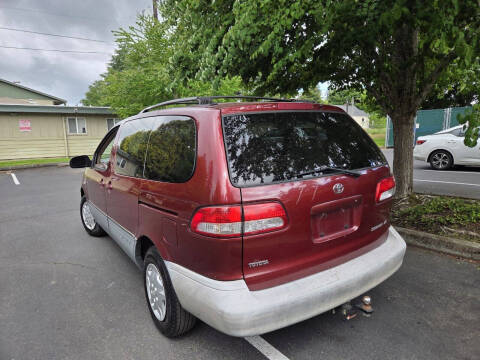 2002 Toyota Sienna LE