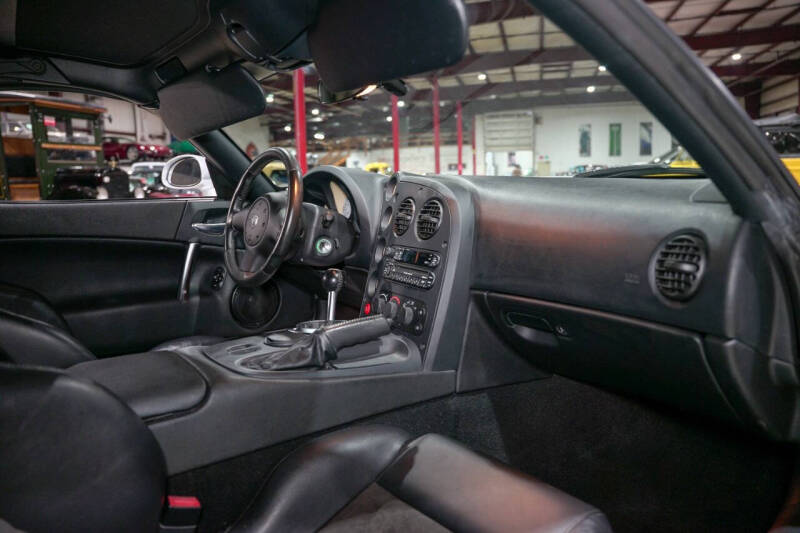 2004 Dodge Viper SRT-10