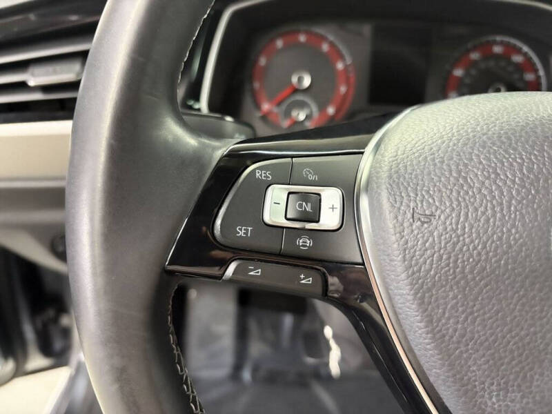 2019 Volkswagen Jetta R-Line