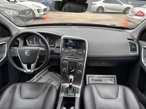 2016 Volvo XC60 T5 Drive-E Premier