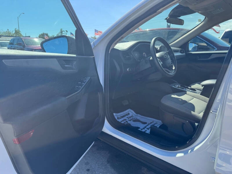 2020 Ford Escape S