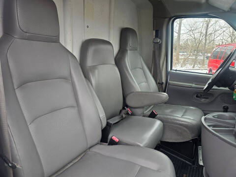 2011 Ford E-Series E-450 SD