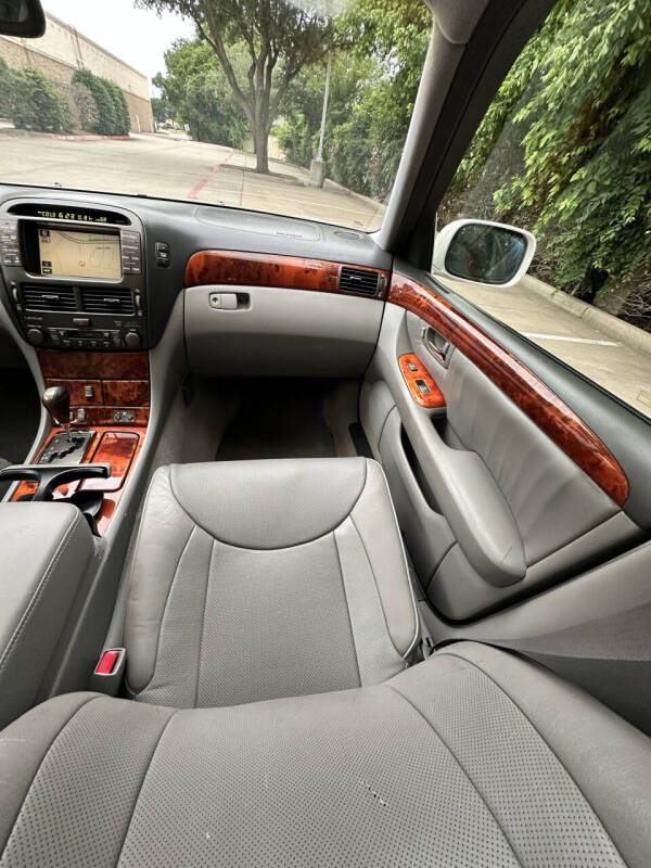 2004 Lexus LS 430