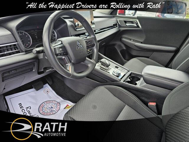 2024 Mitsubishi Outlander ES