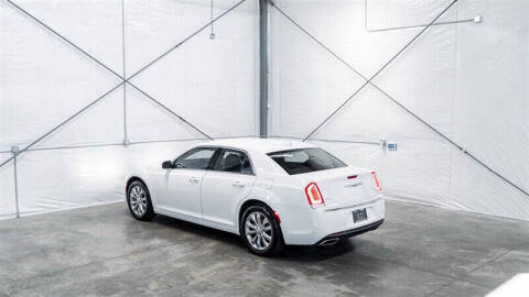 2022 Chrysler 300 Touring