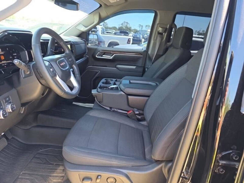 2025 GMC Sierra 1500
