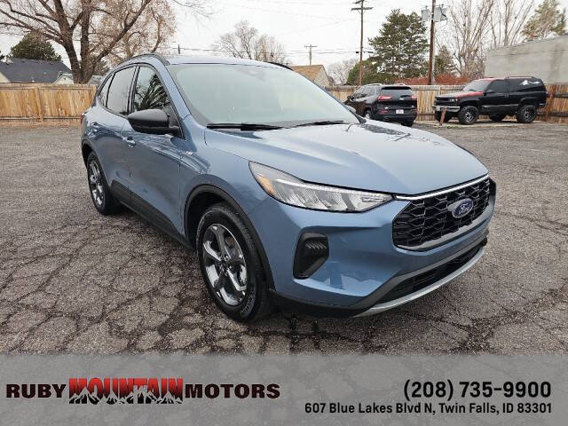 2025 Ford Escape ST-Line
