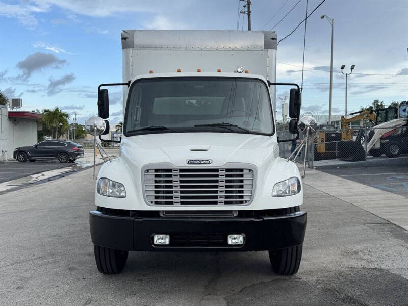 2019 Freightliner M2 106
