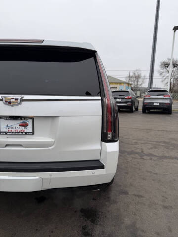 2017 Cadillac Escalade Platinum