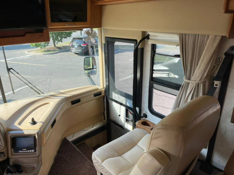2007 Freightliner XCS Chassis
