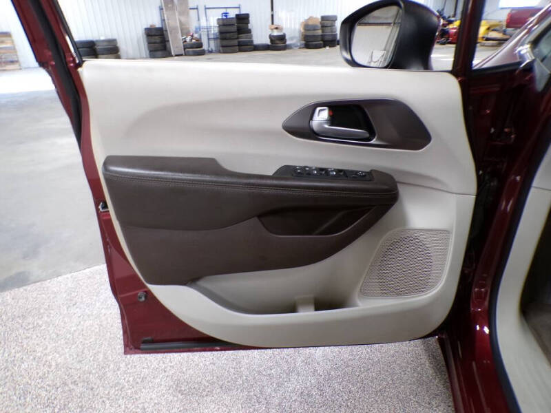 2017 Chrysler Pacifica Touring