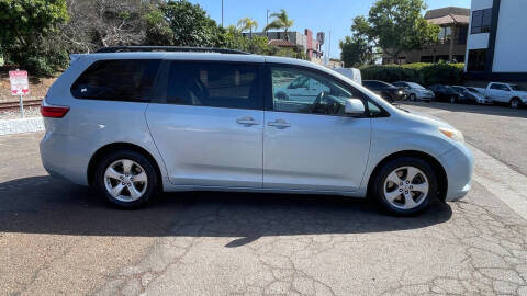 2015 Toyota Sienna LE 8-Passenger