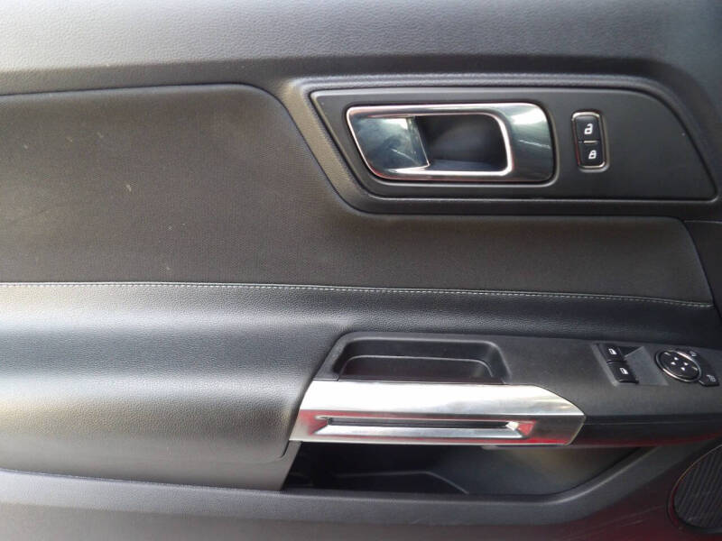 2015 Ford Mustang V6
