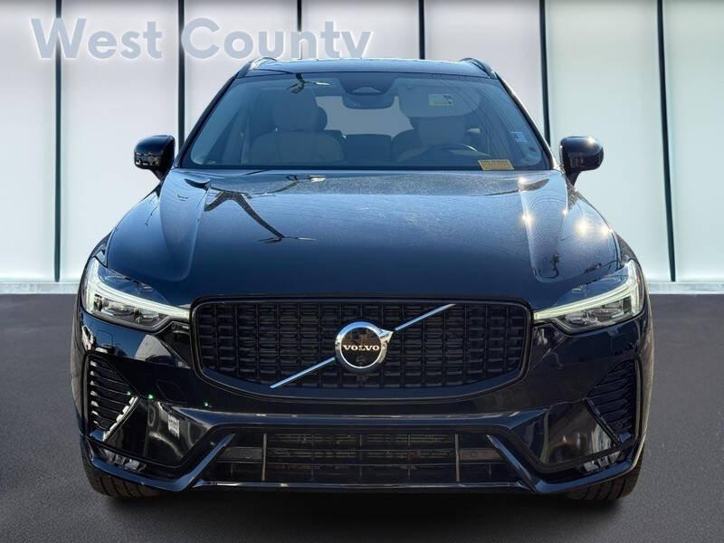 2023 Volvo XC60 B5 Plus Dark Theme