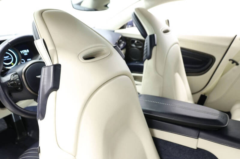 2019 Aston Martin DB11 V8