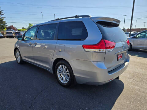 2012 Toyota Sienna