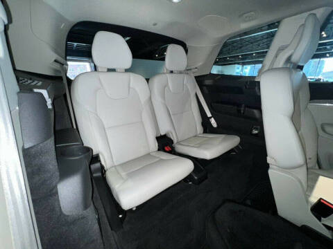 2023 Volvo XC90 B6 Plus Bright Theme 6P