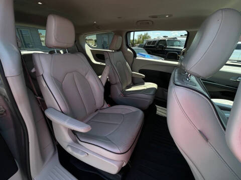 2017 Chrysler Pacifica Hybrid Touring Plus