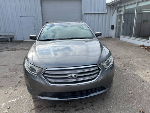 2013 Ford Taurus for sale at Lakeshore Auto Wholesalers in Amherst OH