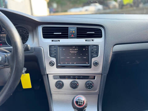 2016 Volkswagen Golf TSI S