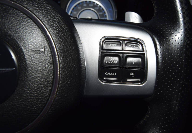 2013 Chrysler 300 SRT8