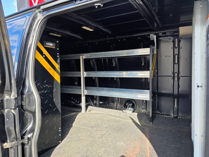 2023 GMC Savana 3500