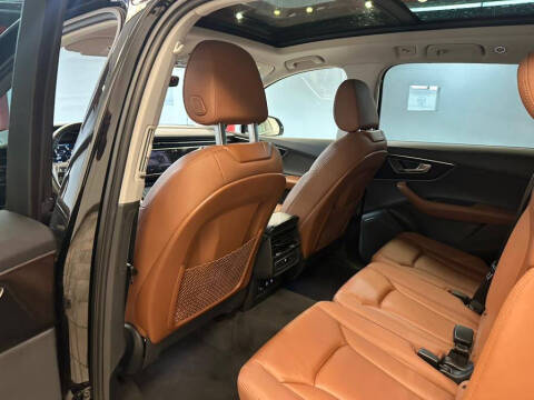 2023 Audi Q7 quattro Premium 55 TFSI