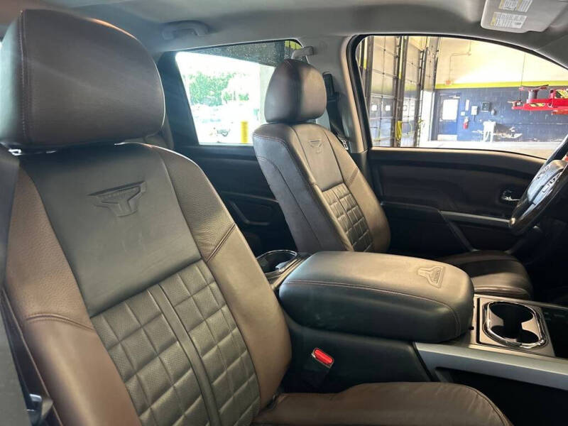 2017 Nissan Titan Platinum Reserve