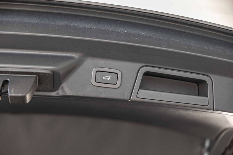 2020 Land Rover Range Rover Velar P250 R-Dynamic S