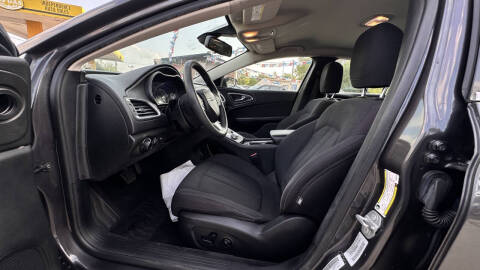 2015 Chrysler 200 LX