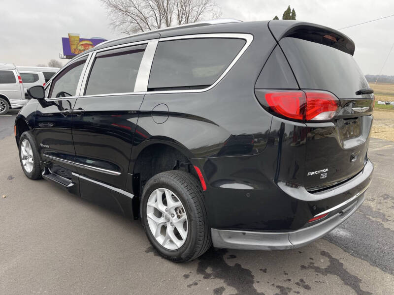 2019 Chrysler Pacifica Touring L Plus 35th Anniversary