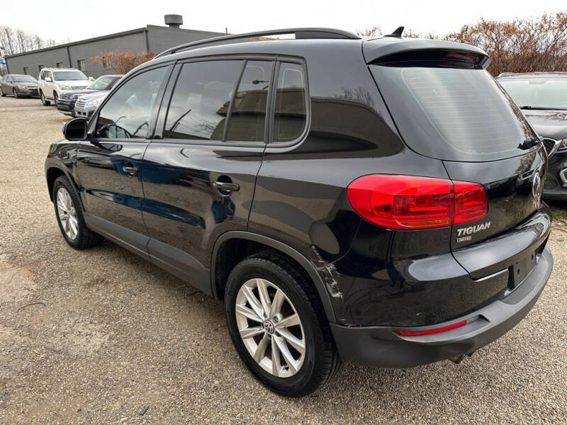 2017 Volkswagen Tiguan Limited Base photo 14