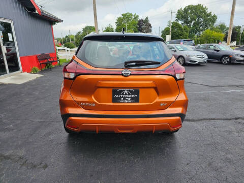 2023 Nissan Kicks SV